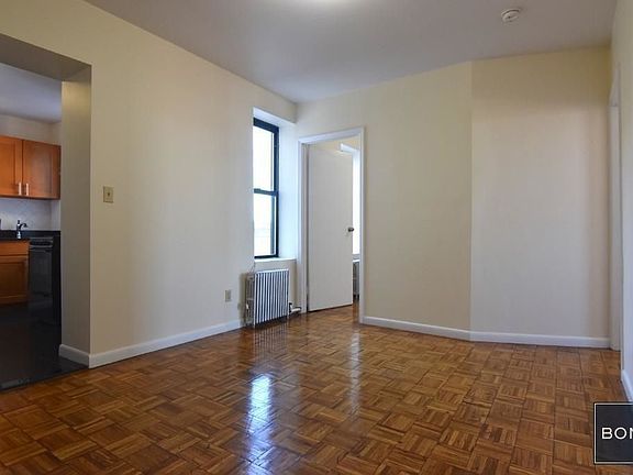 4th image of 680 Manhattan Ave #21A