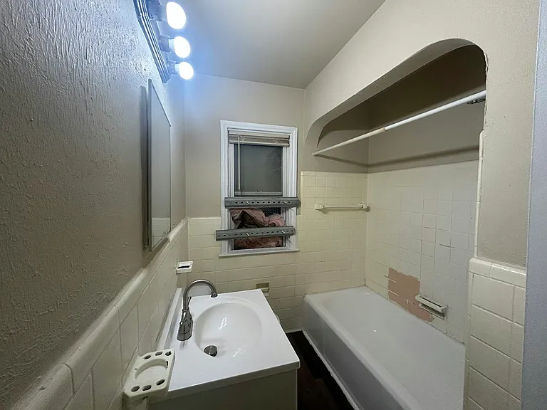 16824 Rutherford St — Photo 13