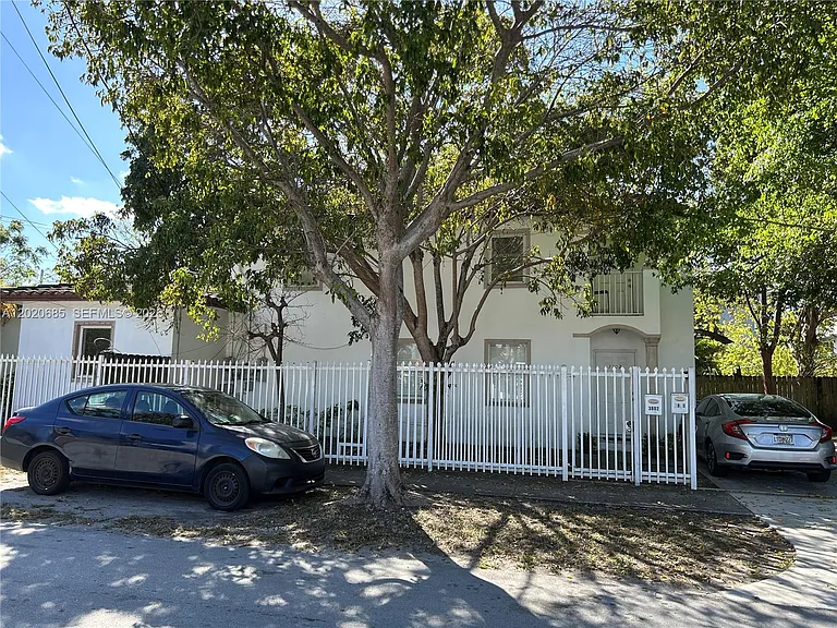 3810 SW 29th St #3810 — Photo 1