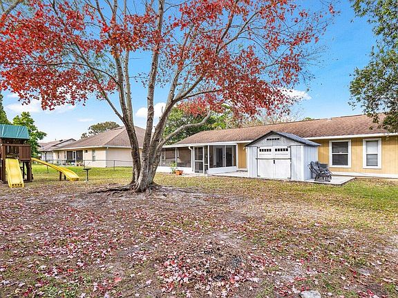 5th image of 1344 SW Century Avenue