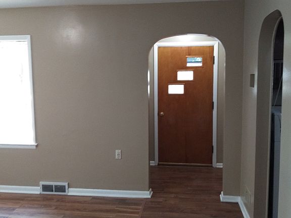4th image of 1360 N Hancock St