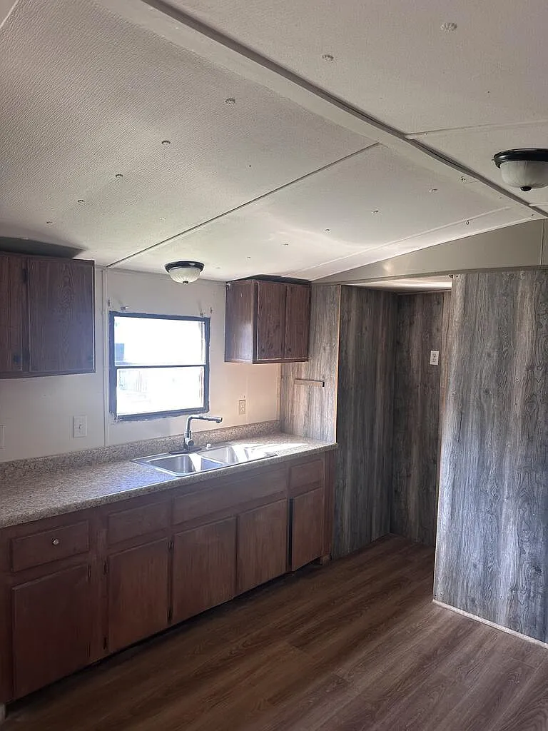 2 bed, 1088 sqft, $975 — Photo 4