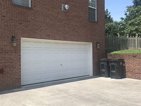 4th image of 1150 Warwick Ct
