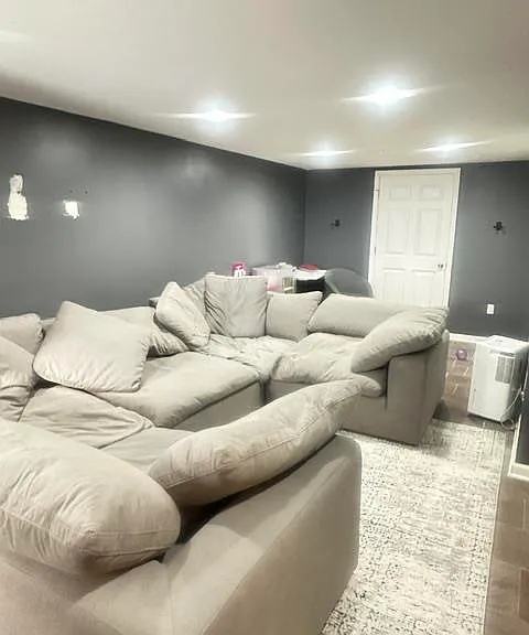 2858 Klein St — Photo 14