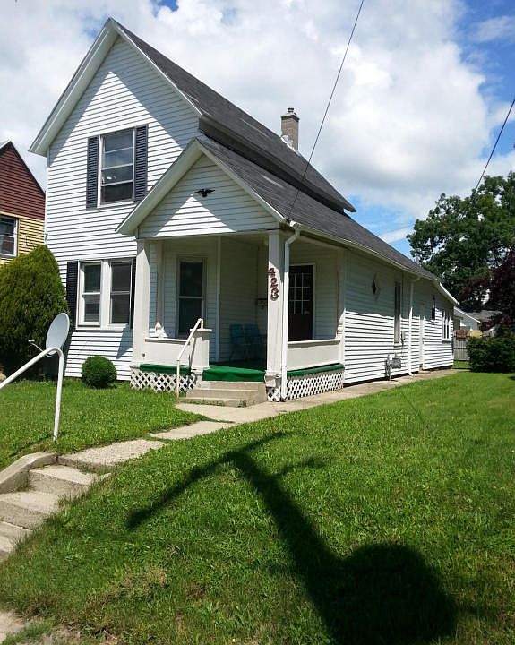 1st image of 423 Bradford St NE