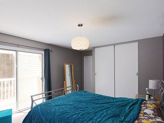 2nd image of 904 Edgebrook Dr