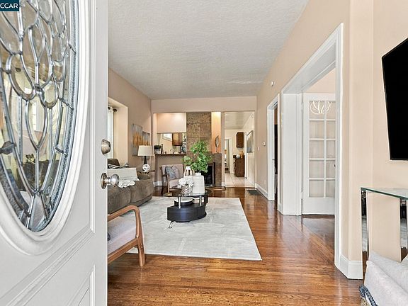 5th image of 3334 Harrison St