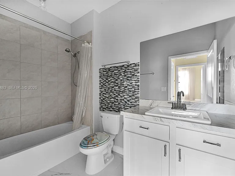 1130 SW 6th Ct — Photo 34