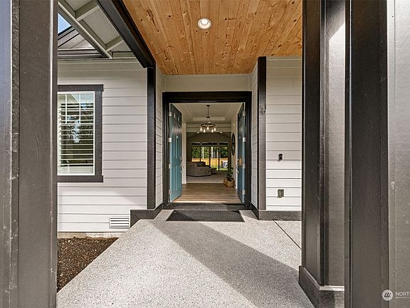 4th image of 18913 129th Street E