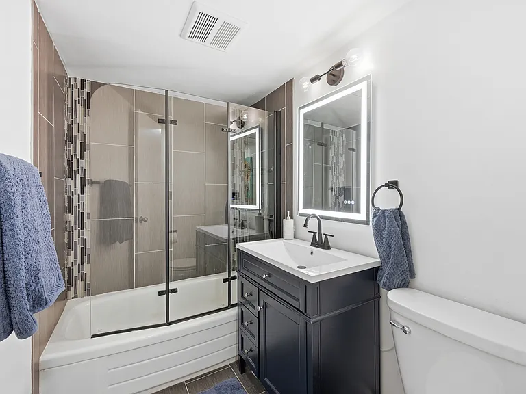 1245 Race St #108 — Photo 10