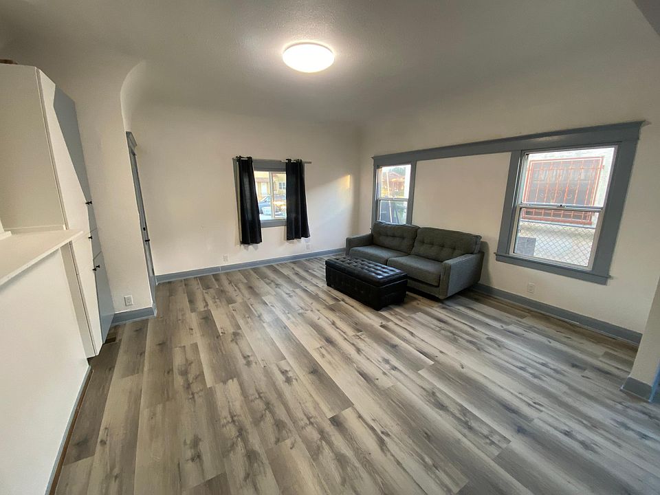 1st image of 3027 Edgehill Dr