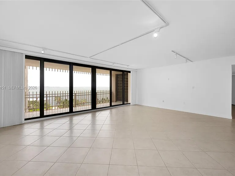 2 Grove Isle Dr #B907 — Photo 7