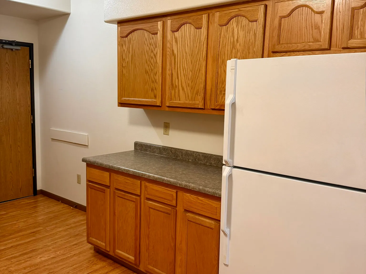 5 bed, $2,498 — Photo 3