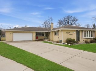 5709 Rose Ct, Berkeley, IL 60163