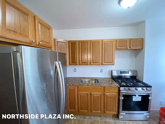 3rd image of 153 Diamond St Floor 2