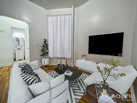 4th image of 153 Norfolk St APT 2D