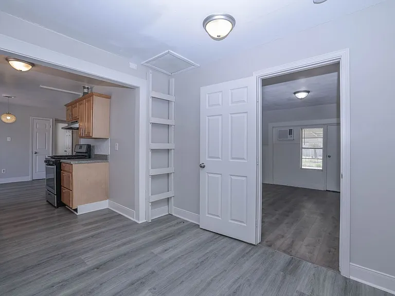 9834 Denning Dr — Photo 19