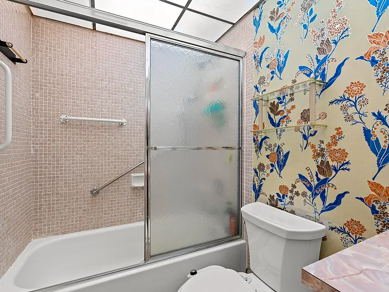 362 Burgundy Ave #H — Photo 20