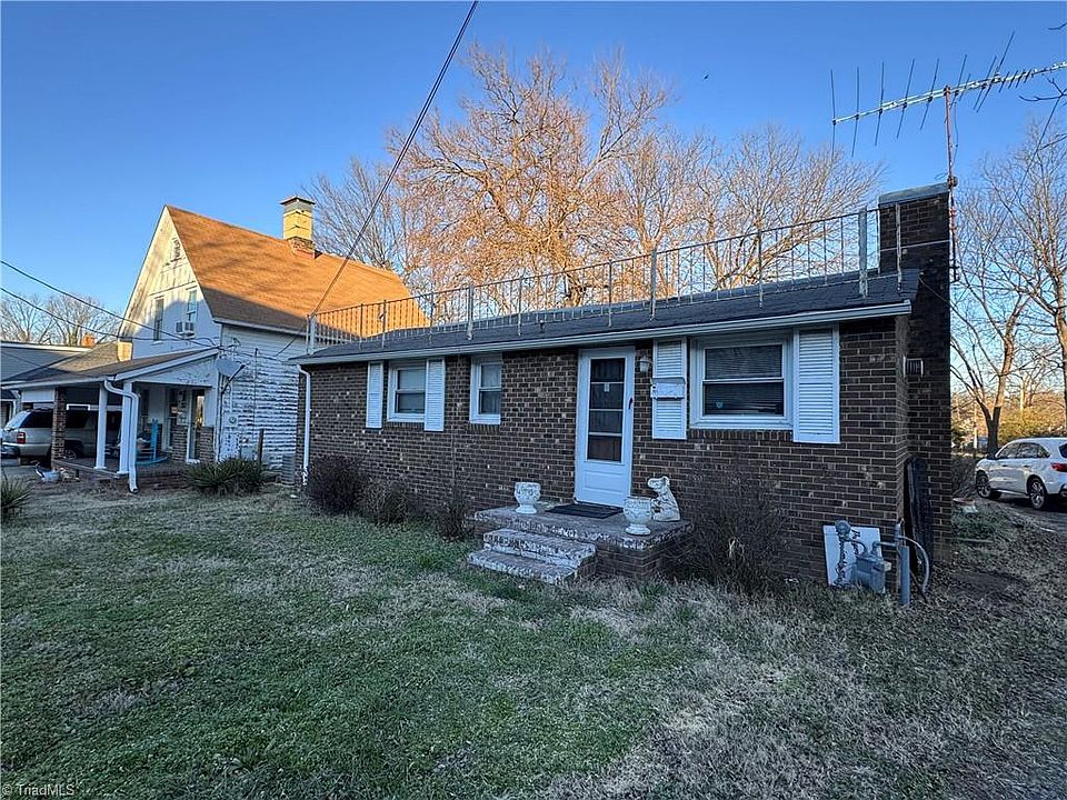 1st image of 205 Elmira St
