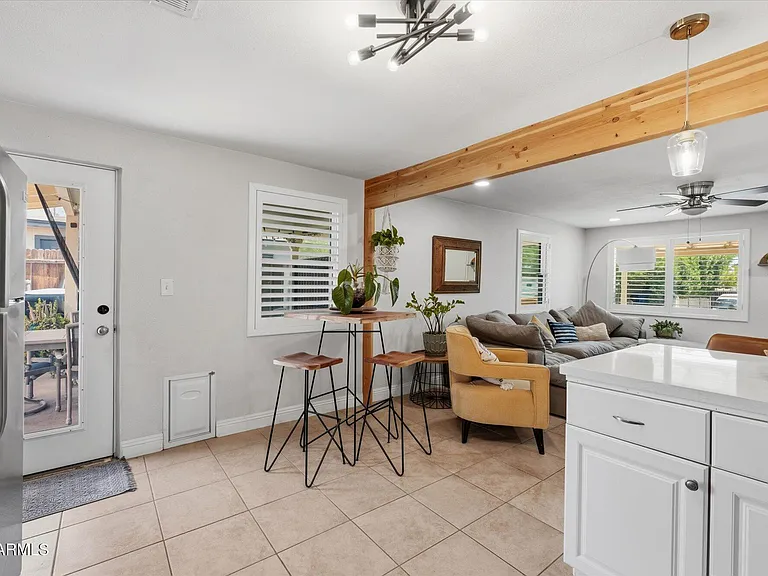 1324 E Orangewood Ave — Photo 11