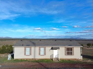 54125 N Mariposa Ln, Seligman, AZ 86337