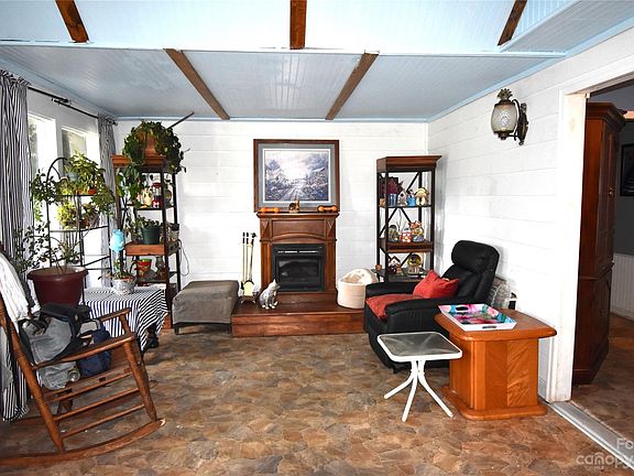 5th image of 4848 Holly Springs Dr