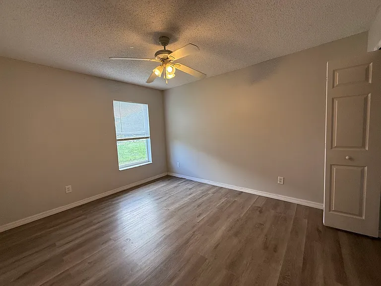 548 SW Undallo Rd — Photo 17