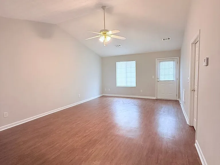 4003 Hidden Hollow Dr — Photo 5