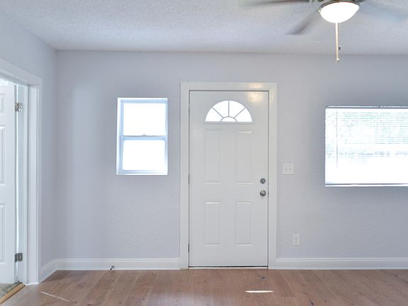 5th image of 1085 Odessa Dr N