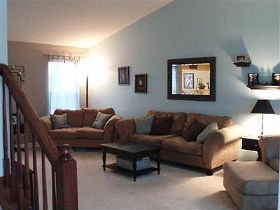 5th image of 135 Stonefield Dr