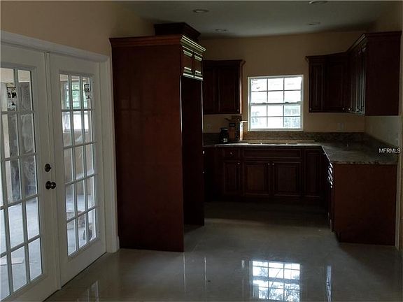3rd image of 1735 W Powhatan Ave