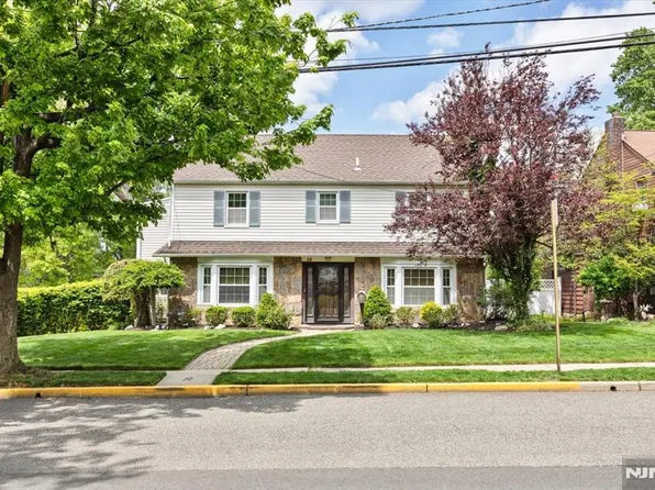 84 Raymond Ave, Rutherford, NJ 07070