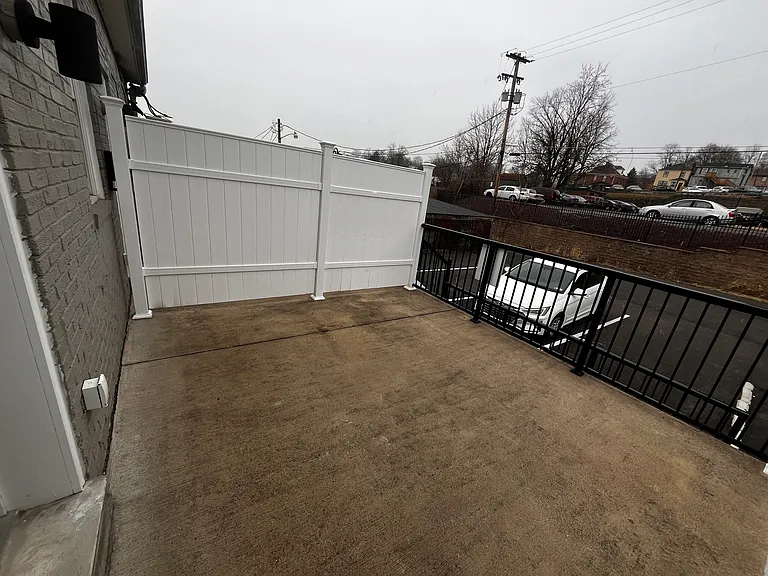 36 W Pike St #C — Photo 2