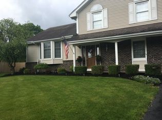 41 Cider Creek Cir, Rochester, NY 14616