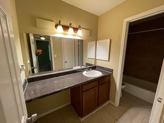 4th image of 2711 Fairlee Dr #94a4e205c