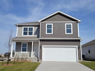 2011 N 7th St, Indianola, IA 50125