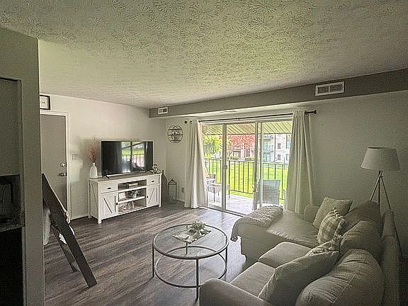 5th image of 16430 Heather Ln APT 202