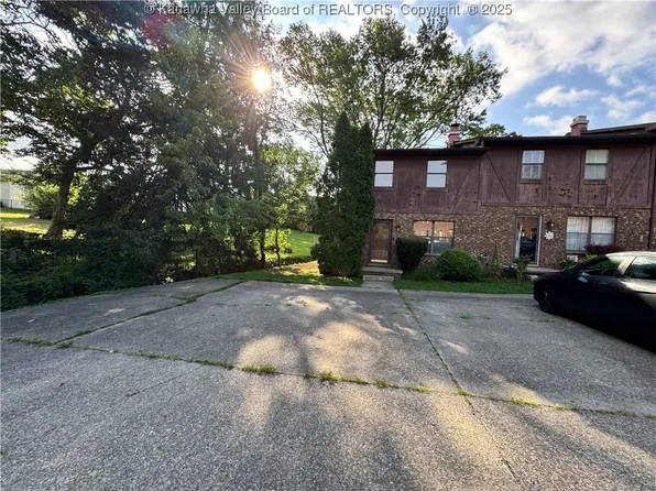 1 Brick Lane Ct, Cross Lanes, WV 25313