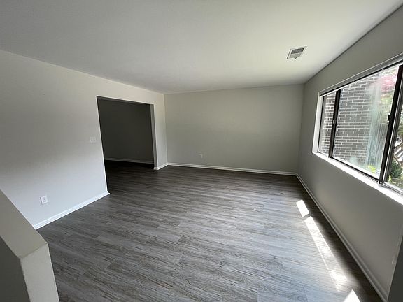 2nd image of 159 Harvest Dr #1