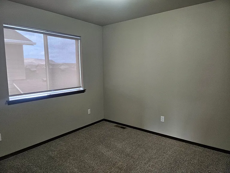 488 S Kansas Loop — Photo 9
