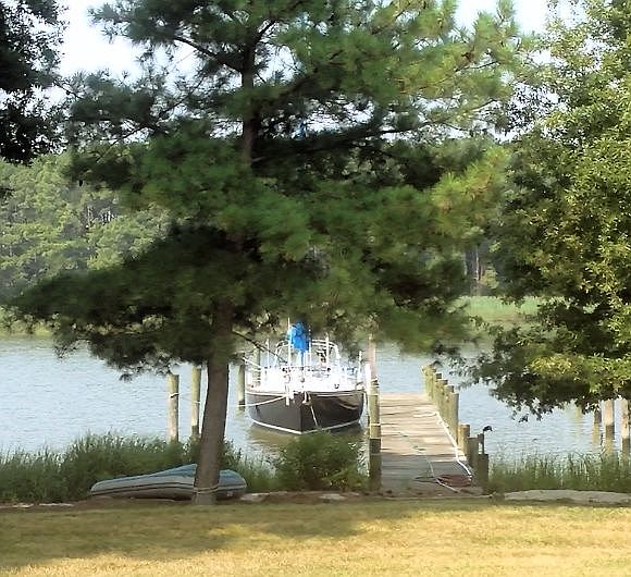 4.5ft Deep Sailboat
