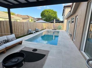 8201 SW 163rd Pl, Miami, FL 33193