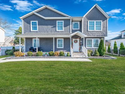 50 Verazzano Avenue, Copiague, NY, 11726