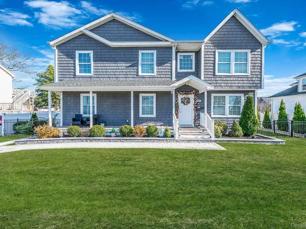 50 Verazzano Avenue, Copiague, NY 11726