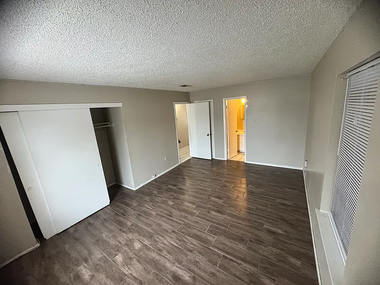 680 Sharp Ln #403 — Photo 16