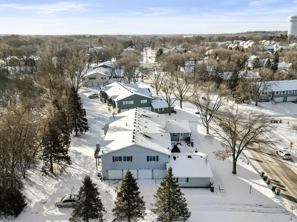 5998 Fernwood St, Shoreview, MN 55126