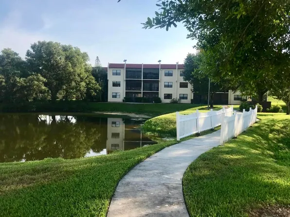 2050 Oleander Blvd APT 7-202, Fort Pierce, FL 34950