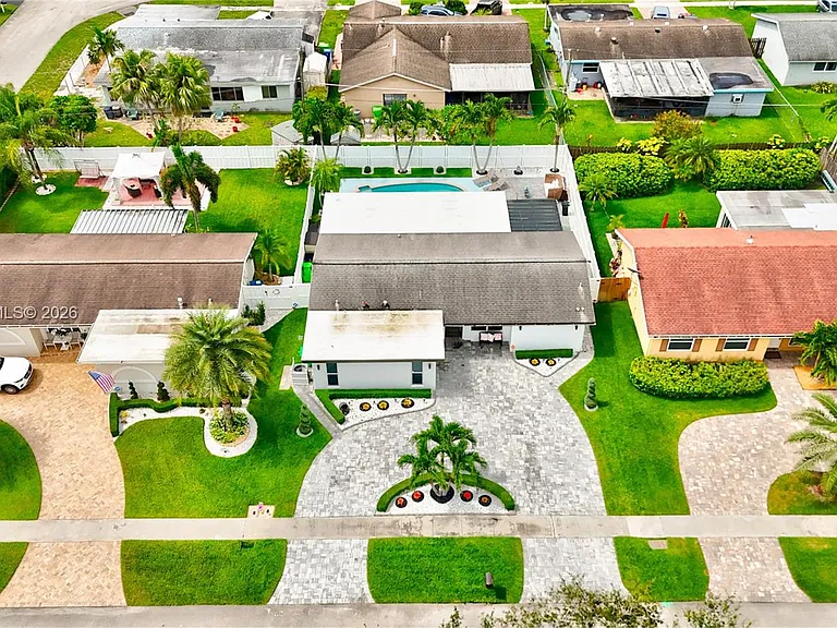 11370 NW 46th Pl — Photo 40