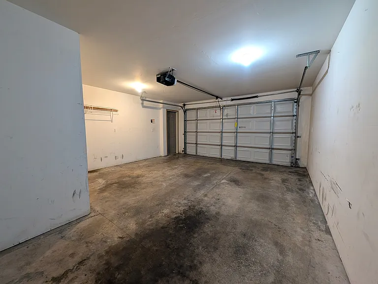Rowan Grove Apts — Photo 42