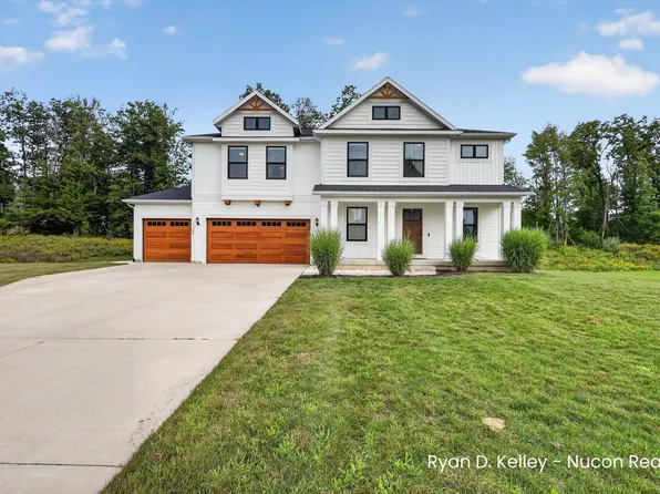 11544 Sessions Woods W, Grand Rapids, MI 49534